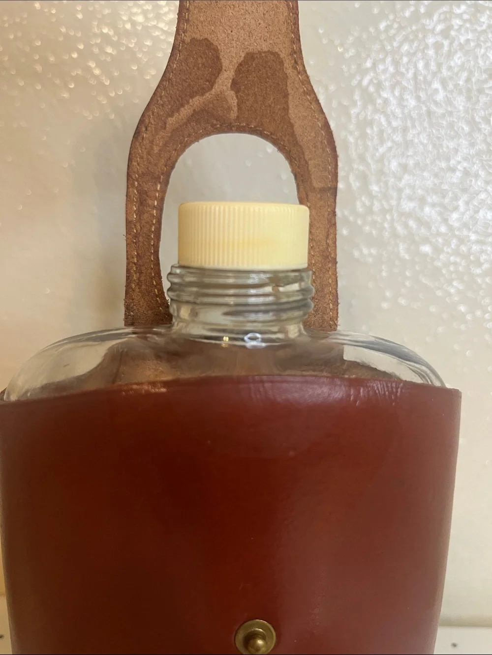 Vintage Flask & Leather Case With Shot Cap Cover and Lid.  Brown.